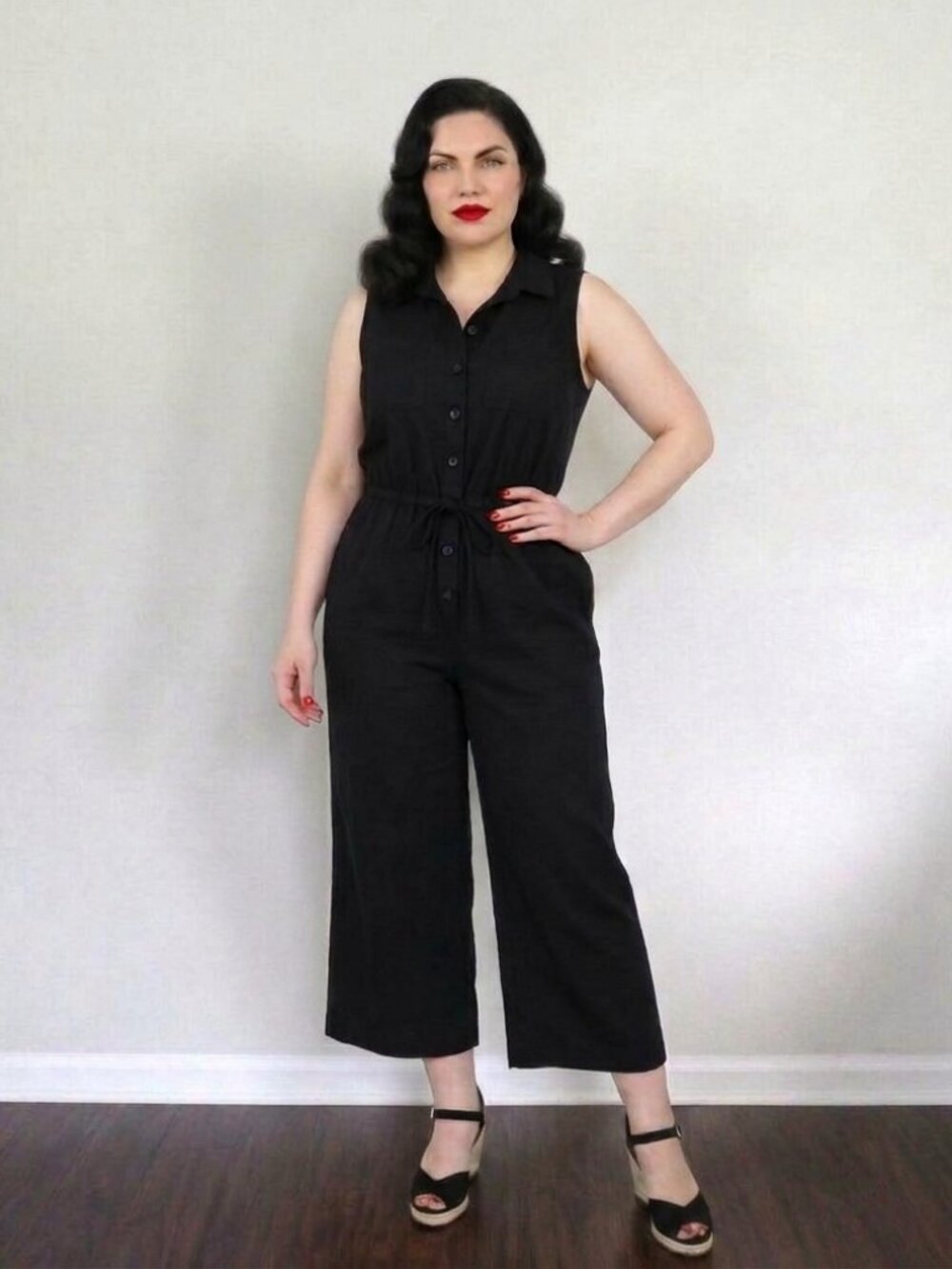 Plus Size Linen Blend Black Wide-leg Cropped Jumpsuit - Picture 10 of 11